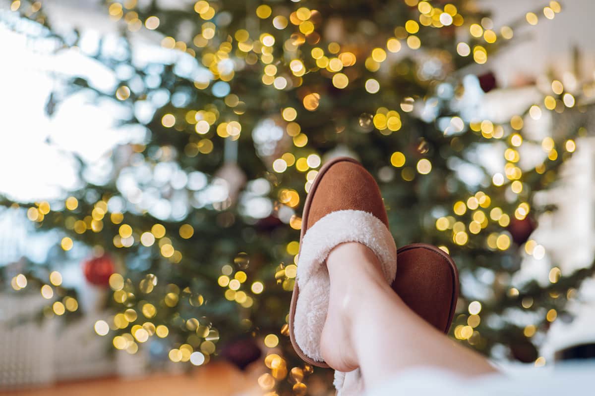 Gift of Comfort: Choosing the Perfect Supportive Slippers for the Holidays